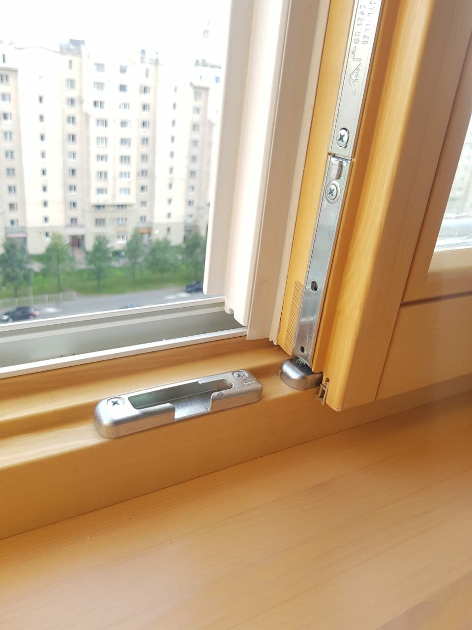 Тонированный деревянный подоконник Окнобурга